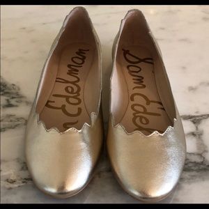 Never worn scalloped gold Sam Edelman flats